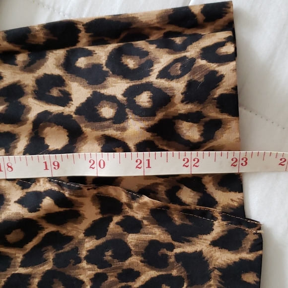 Jones New York Wrap front Blouse S EUC - Picture 9 of 9